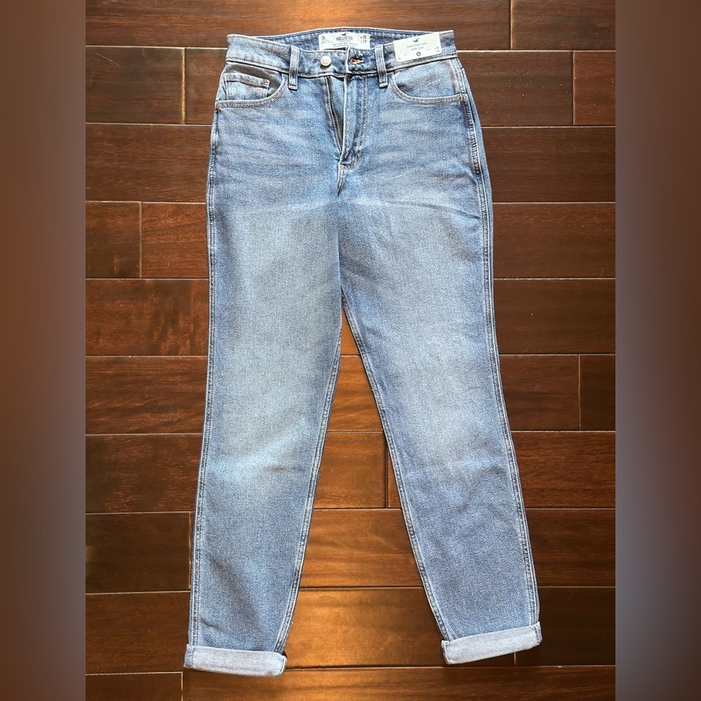 Hollister High Rise Mom Jean Vintage Stretch